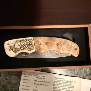 Decorative Folding Knife with Deer Engraving - Ivory & Gold Big Game Hunting